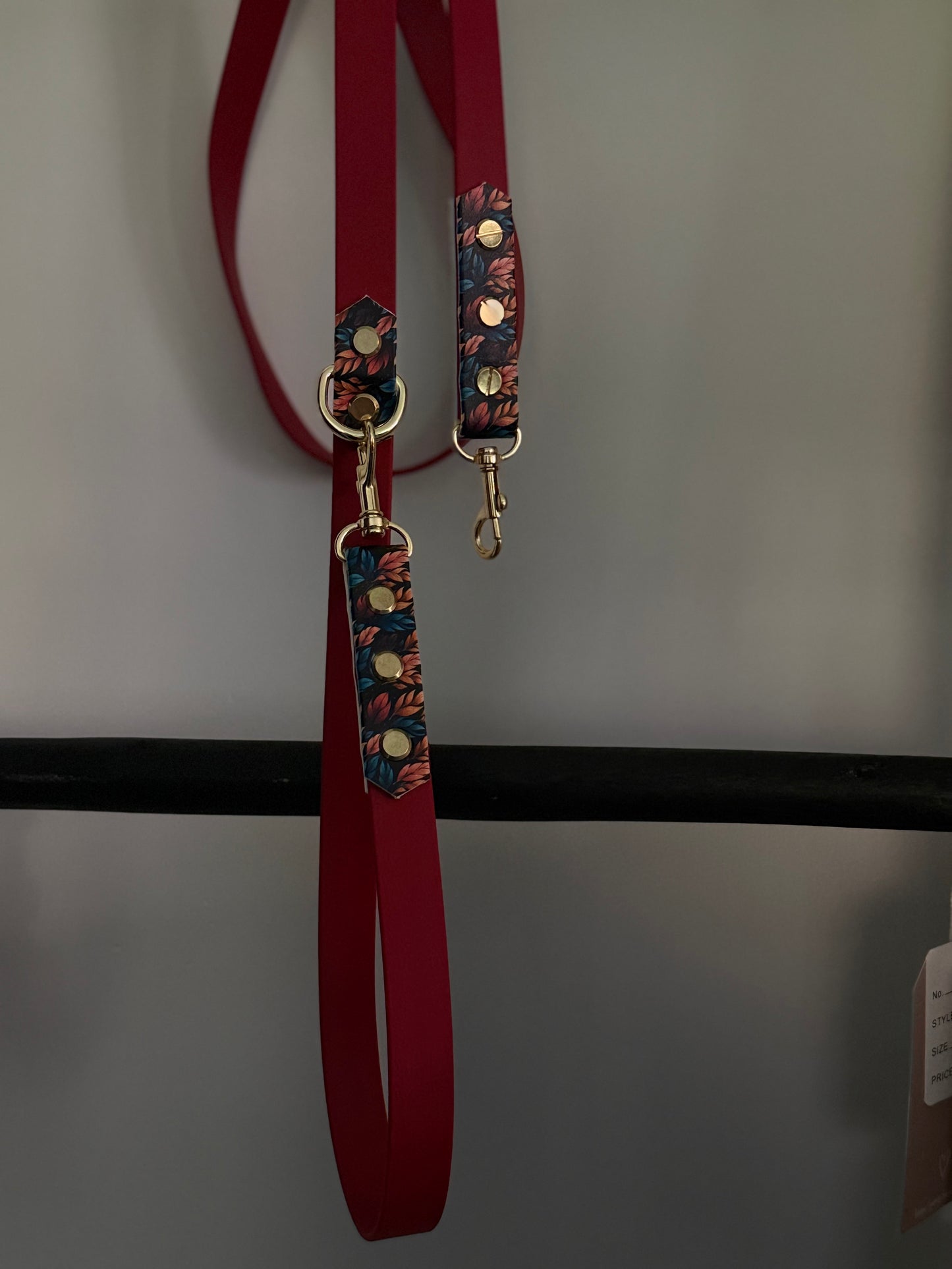 Duo Leash Accent Graphic leaves
